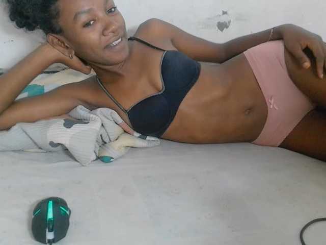 Claudiaah live cam on BongaCams
