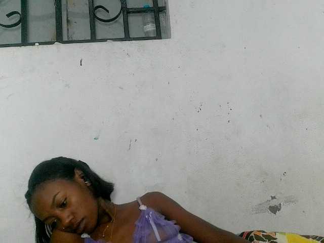 Claudiaah live webcam show