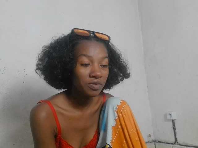 Claudiaah live cam preview