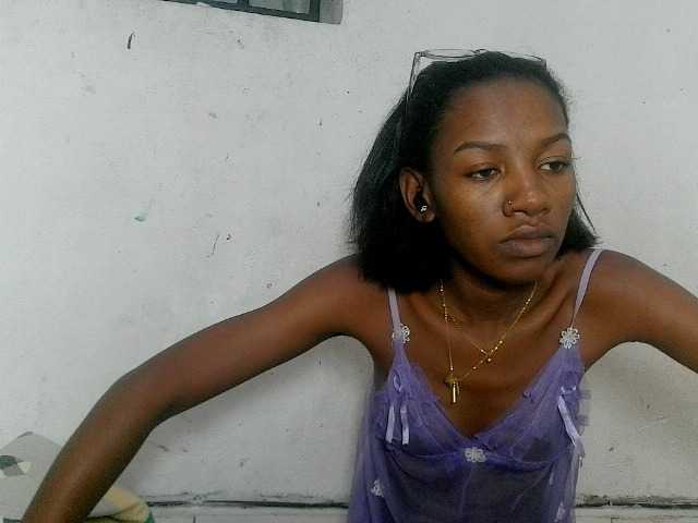 Claudiaah live cam on BongaCams