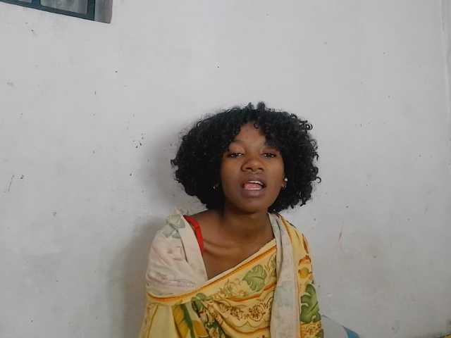 Claudiaah live cam on BongaCams