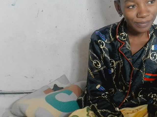 Claudiaah live cam on BongaCams