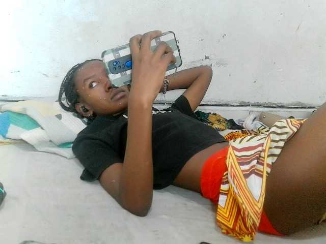 Claudiaah live cam on BongaCams
