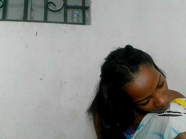 Claudiaah live cam on BongaCams