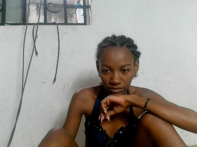 Claudiaah live cam on BongaCams