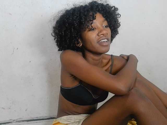 Claudiaah live cam on BongaCams