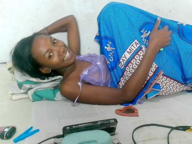 Claudiaah live cam on BongaCams