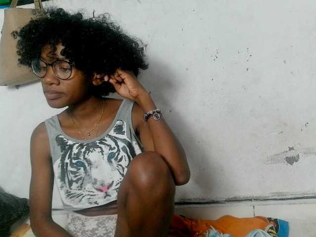 Claudiaah live webcam show