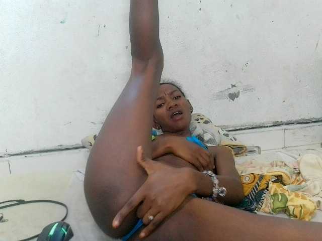 Claudiaah live cam on BongaCams
