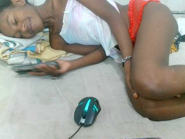 Claudiaah live cam on BongaCams