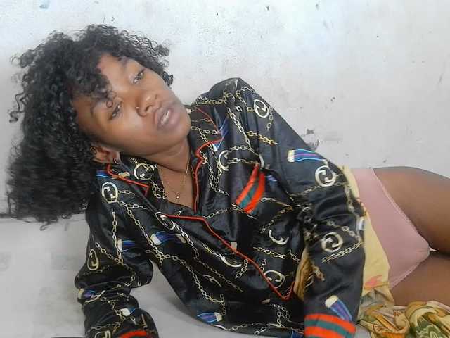 Claudiaah live cam on BongaCams