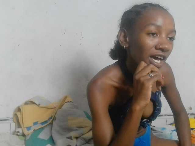 Claudiaah live cam on BongaCams
