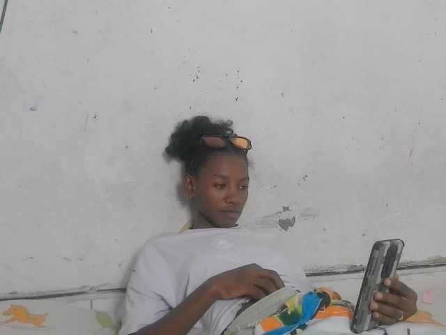 Claudiaah live cam on BongaCams