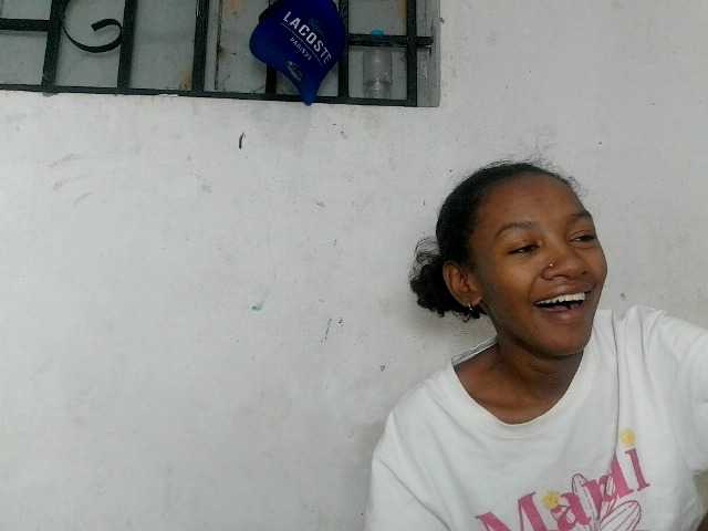 Claudiaah live cam on BongaCams