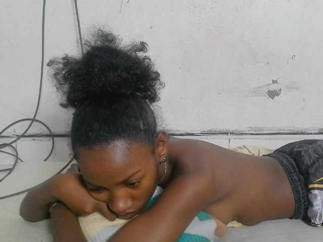 Claudiaah live cam on BongaCams