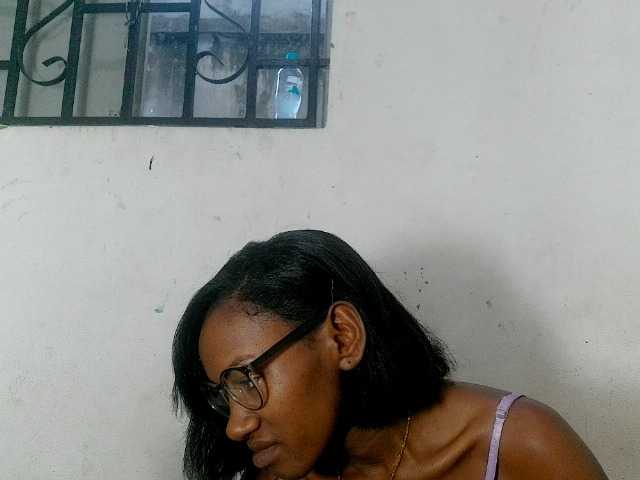 Claudiaah live webcam show