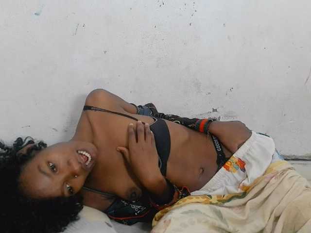 Claudiaah live cam on BongaCams
