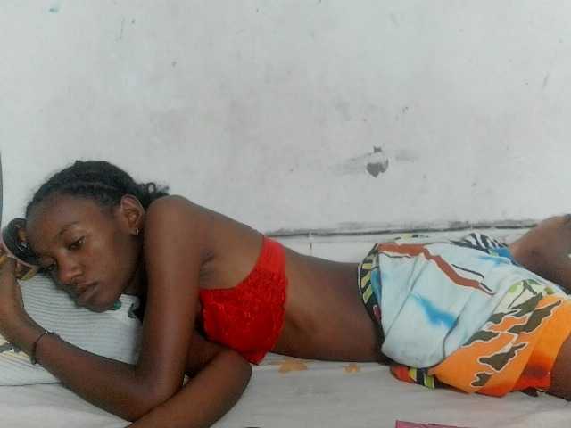 Claudiaah live cam on BongaCams