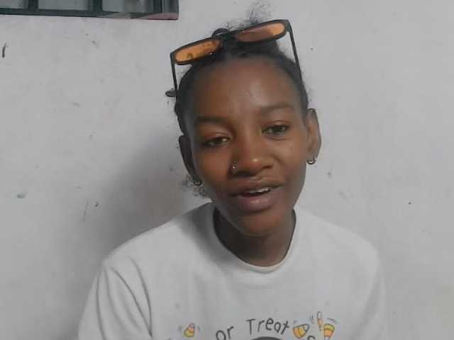 Claudiaah live cam on BongaCams