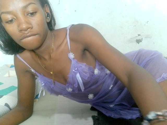 Claudiaah live cam on BongaCams