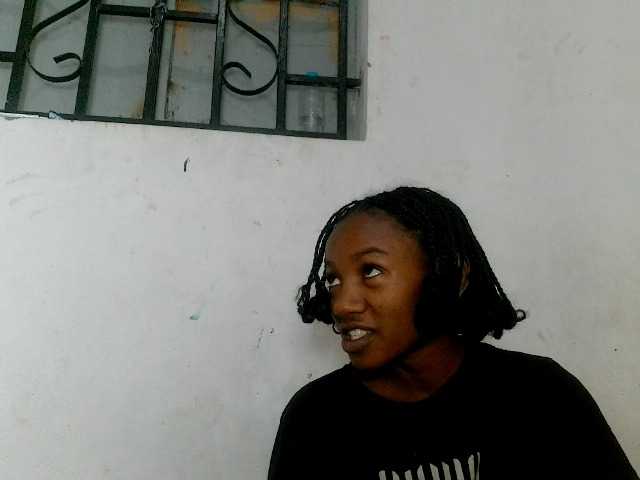 Claudiaah live cam on BongaCams