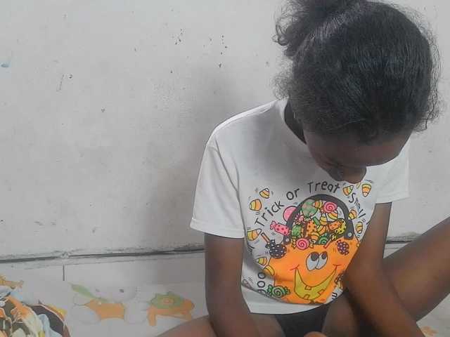Claudiaah live cam preview