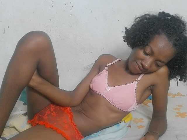 Claudiaah live cam on BongaCams