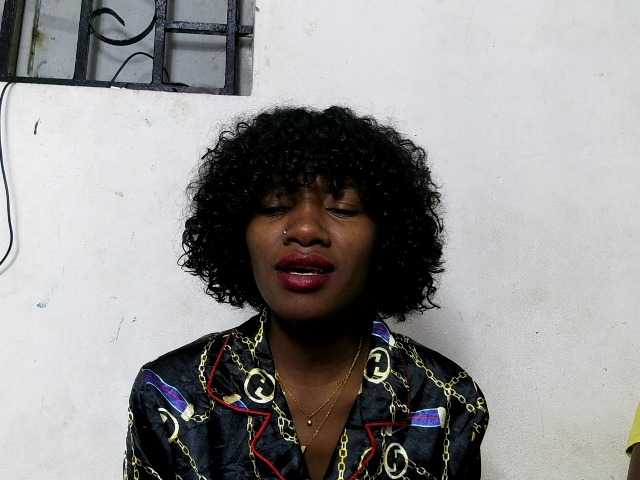 Claudiaah live cam on BongaCams