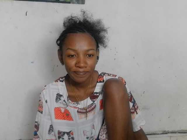 Claudiaah live cam on BongaCams