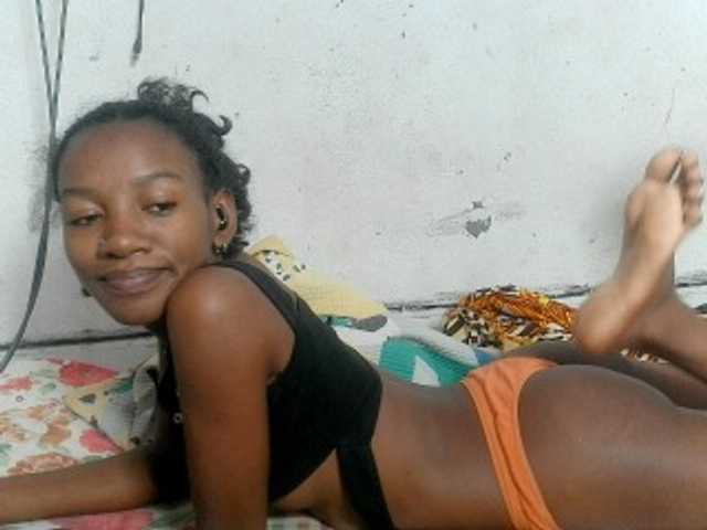 Claudiaah live cam on BongaCams