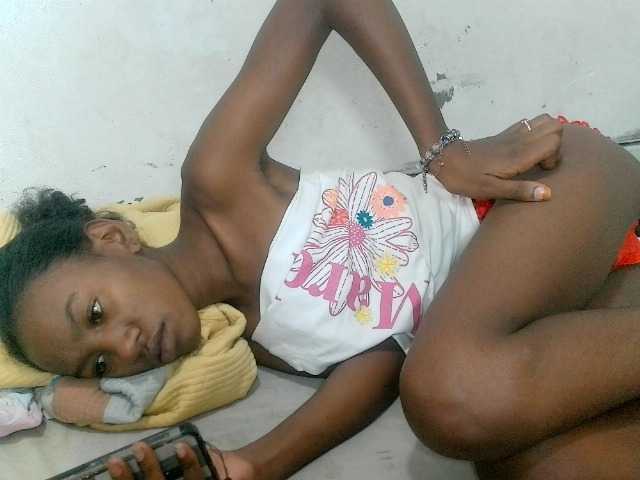 Claudiaah live cam on BongaCams