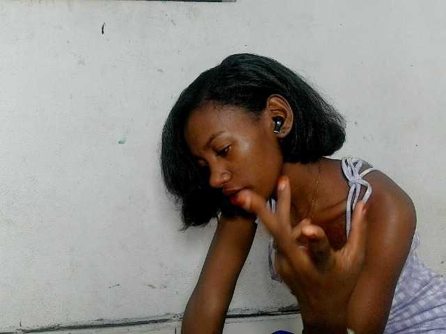 Claudiaah live cam on BongaCams