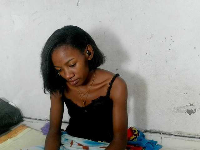 Claudiaah live webcam show