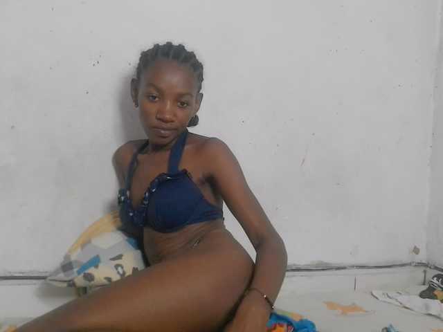 Claudiaah live cam on BongaCams