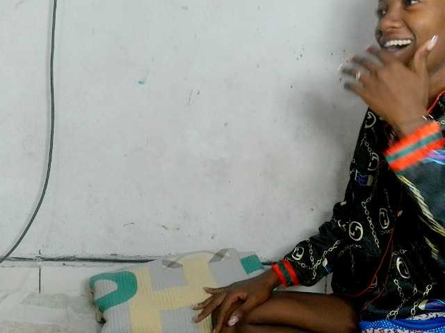 Claudiaah live cam on BongaCams