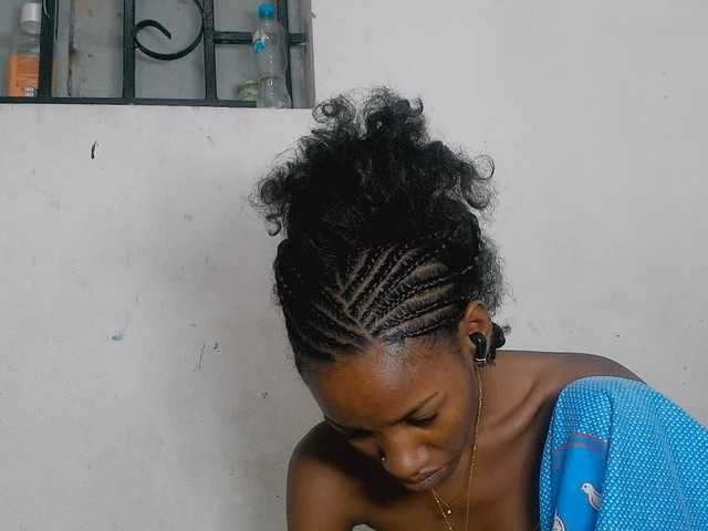 Claudiaah live cam on BongaCams