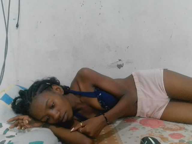 Claudiaah live cam on BongaCams