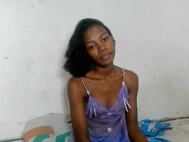 Claudiaah live cam on BongaCams