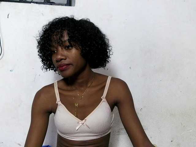 Claudiaah live cam on BongaCams