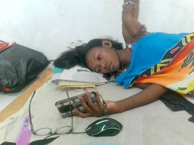 Claudiaah live webcam show