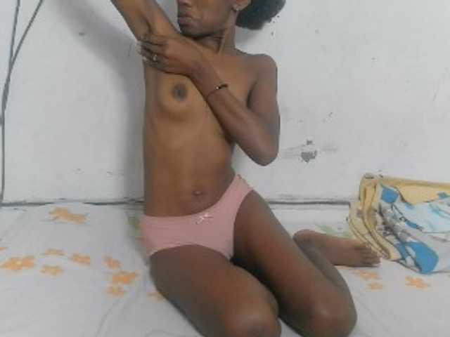 Claudiaah live cam on BongaCams