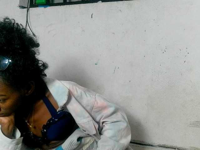 Claudiaah live cam on BongaCams