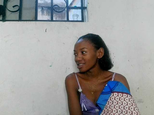 Claudiaah live cam on BongaCams