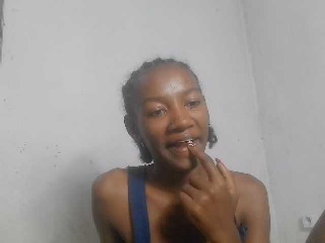 Claudiaah live cam on BongaCams