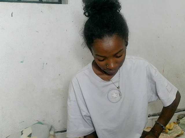 Claudiaah live cam on BongaCams