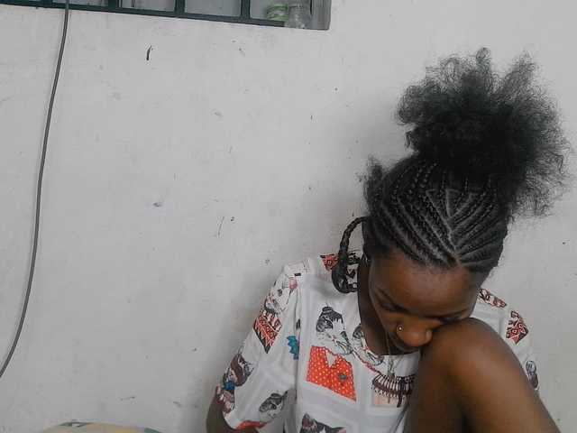 Claudiaah live cam on BongaCams