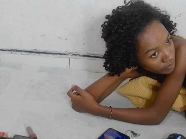 Claudiaah live cam on BongaCams