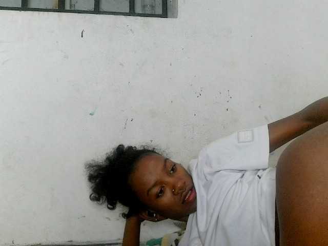 Claudiaah live cam on BongaCams