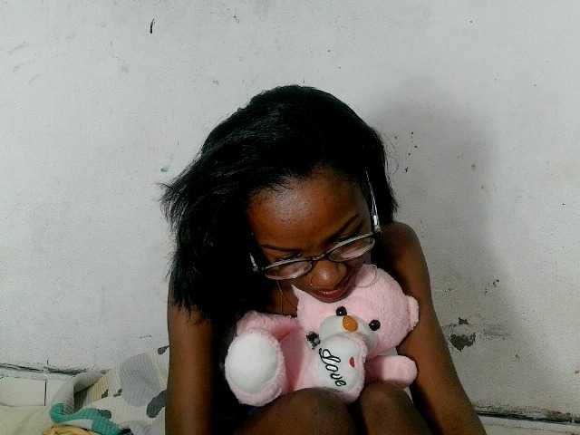 Claudiaah live cam on BongaCams