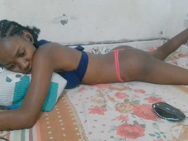 Claudiaah live cam on BongaCams